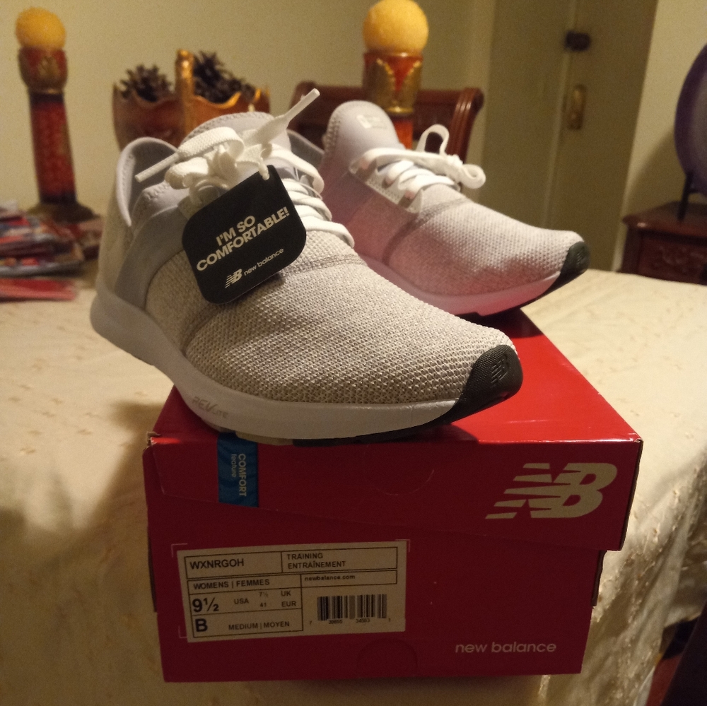 Women's New Balance sneakers